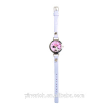 Reloj de bebé rosa con correa de cuero suave de Mickey Mouse